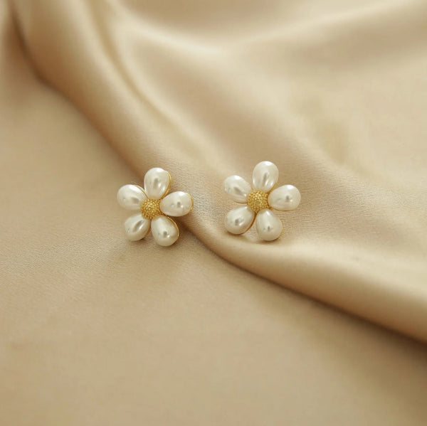 Stay in Indy Pearl Flower Stud Earrings