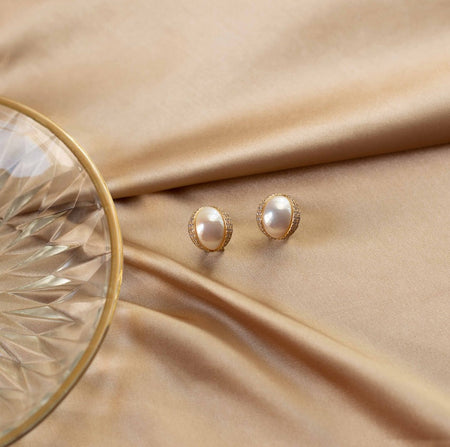 Stay in Indy Temperament Pearl Earrings Studs